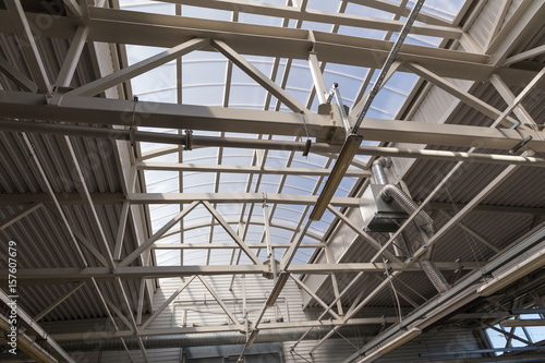 Ceiling structure made from steel in the building © ArtEvent ET