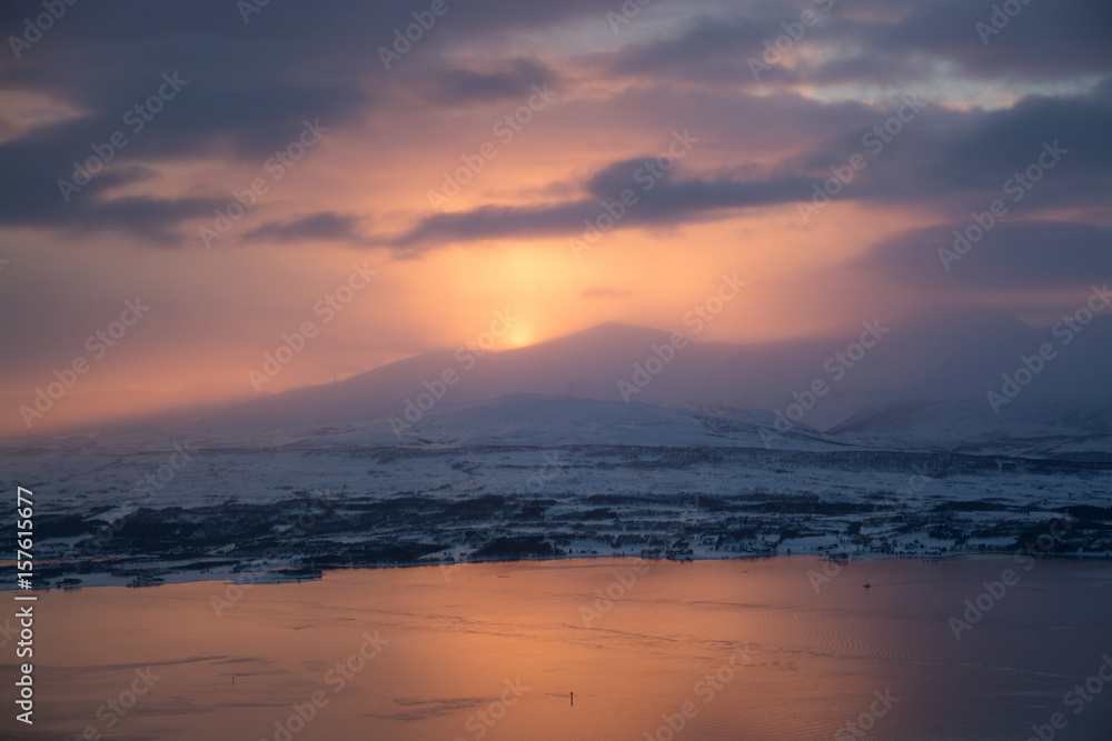 Sonnenuntergang über Tromsö, Norwegen