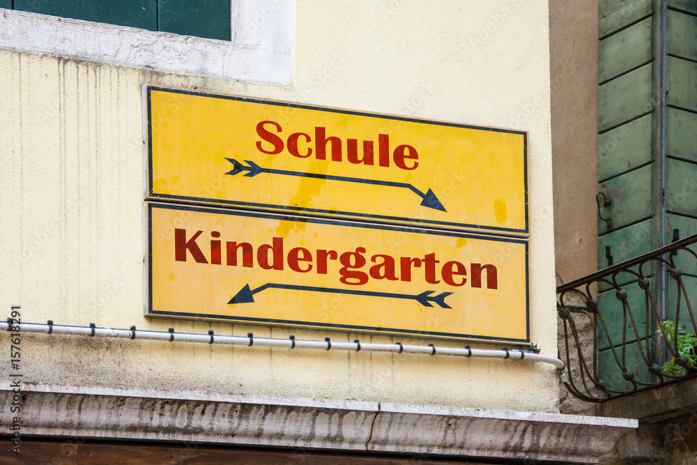 Fototapeta premium Schild 227 - Schule