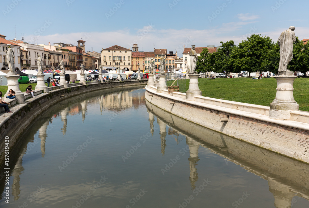 Obraz premium Piazza Prato della Valle in Padua, Italy.