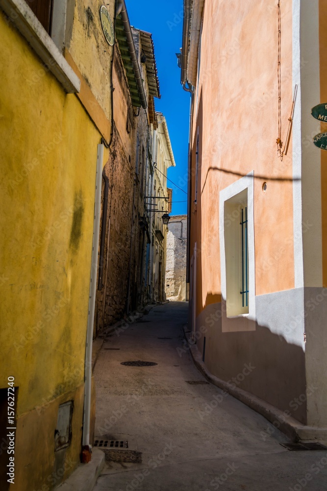 Fototapeta premium Saint-Gilles du Gard, centre ancien.