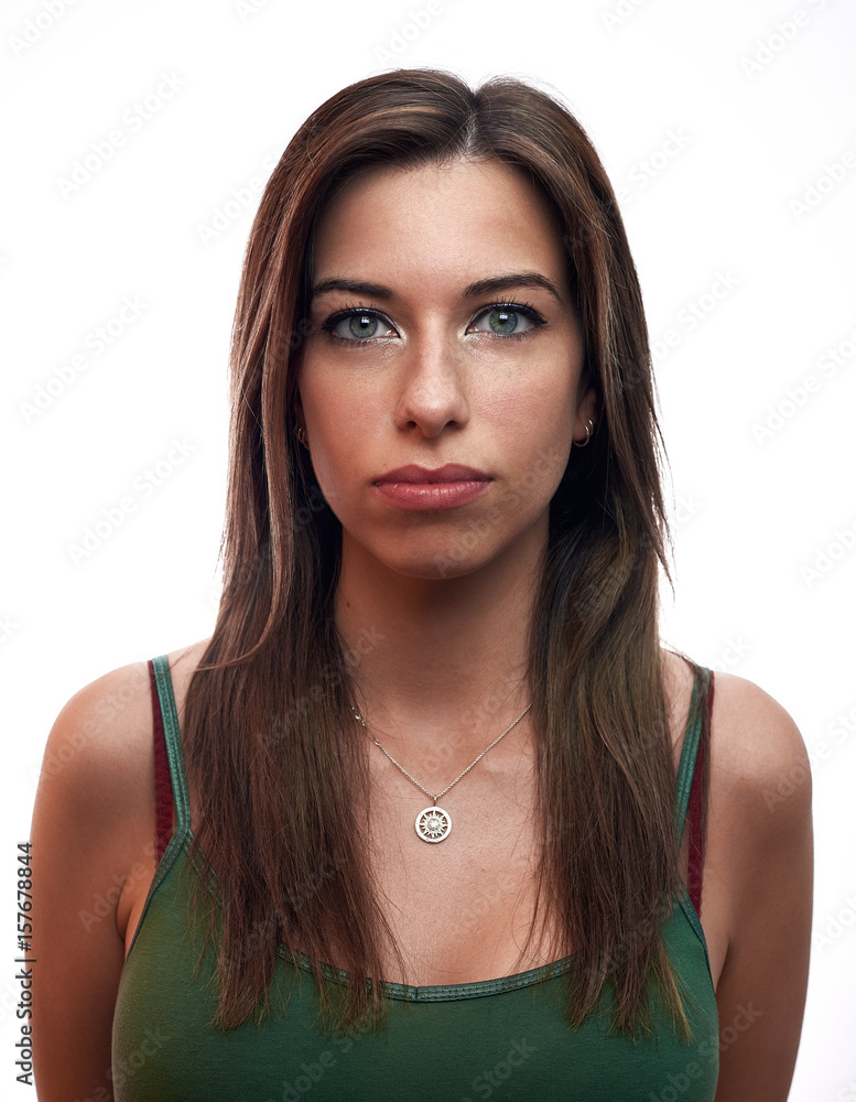 Foto Carnet de una mujer joven de ojos azules Stock Photo | Adobe Stock