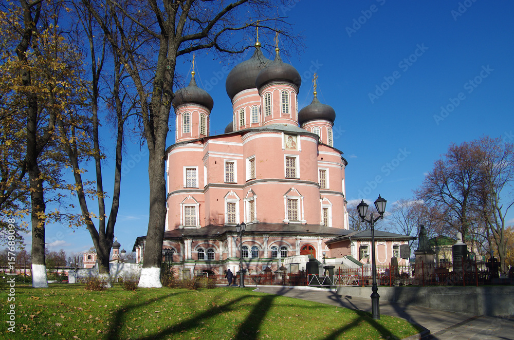  Donskoy Monastery  is a major monastery in Moscow
