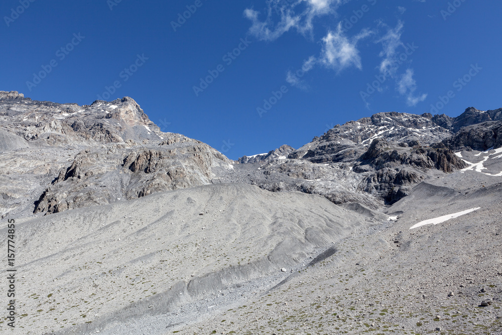 Val Zebrù - Valtellina (IT) - Vista verso il Rifugio V° Alpini