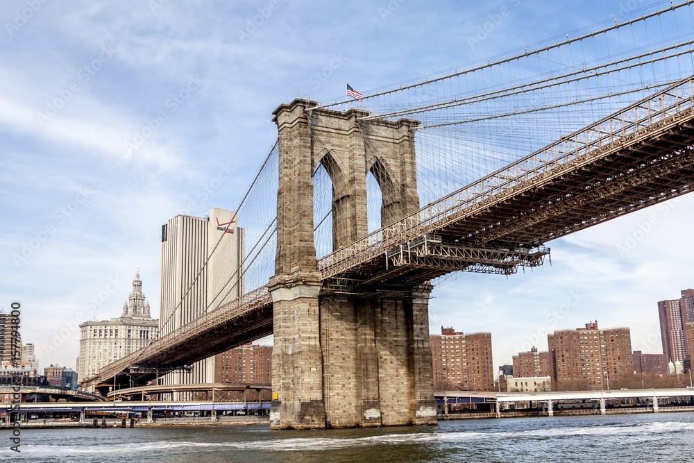 Obraz premium USA, New York City, Lower Manhattan & Brooklyn Bridge