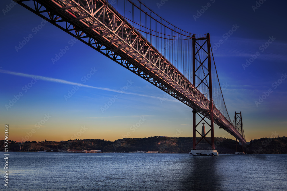 The Ponte 25 de Abril Bridge The Ponte 25 de Abril Bridge
