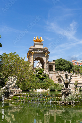 Monument et bassin du Parc de la Ciutadella