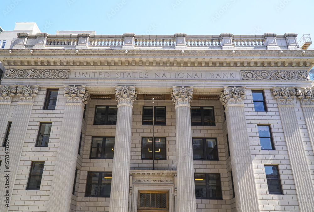 Obraz premium United States National Bank in Portland - PORTLAND - OREGON - APRIL 16, 2017