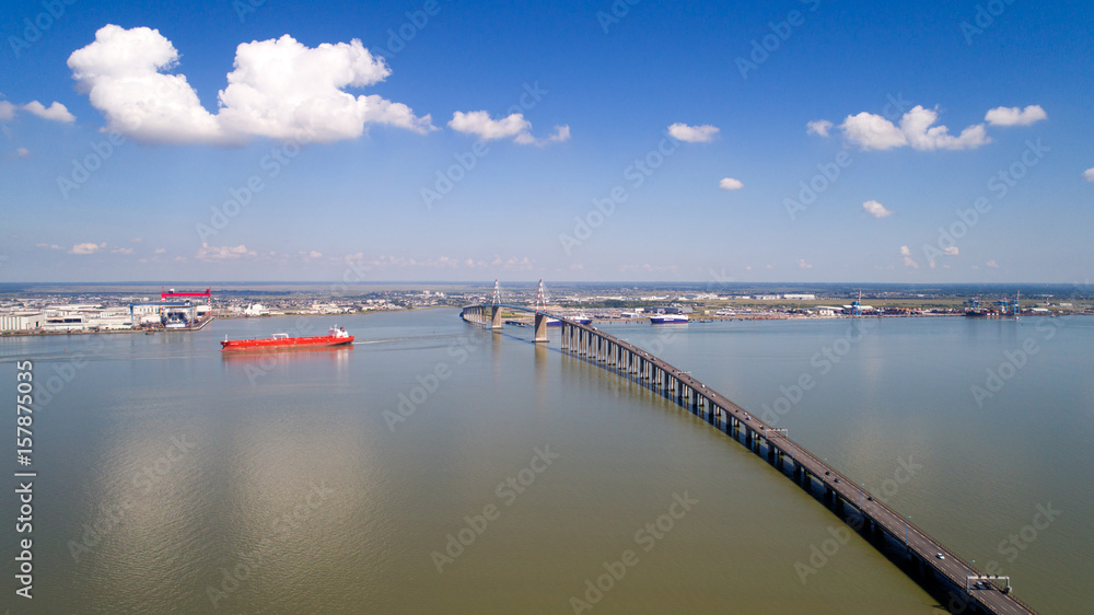 Photographie aérienne du pont de Saint Nazaire, en Loire Atlantique, France