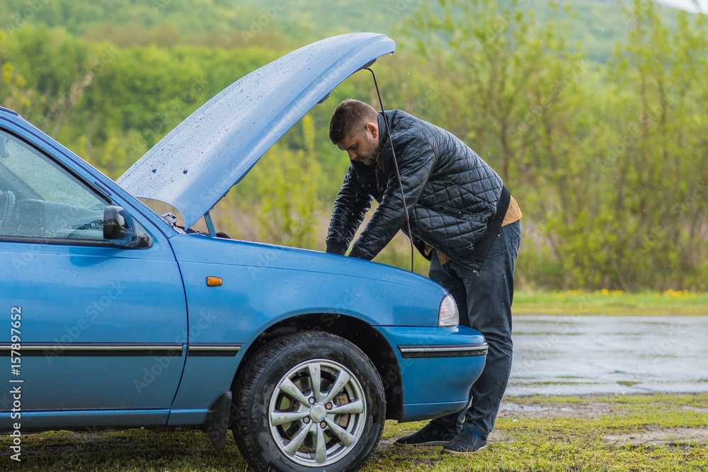 The driver tries to start a car The driver tries to start a car