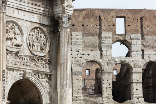 Canvas Print Architectural details of the Arch of Constantine and Colosseum the largest amphi