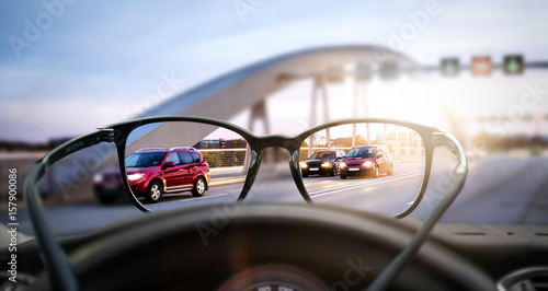 Sehhilfe (Brille) im Straßenverkehr photo