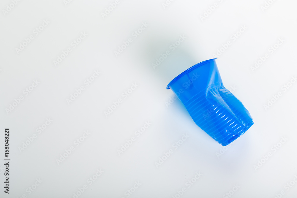 blue disposable plastic glasses blue disposable plastic glasses