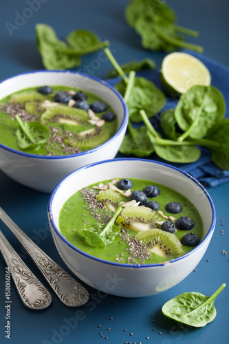 green smoothie bowl spinach kiwi blueberry banana with chia seed
