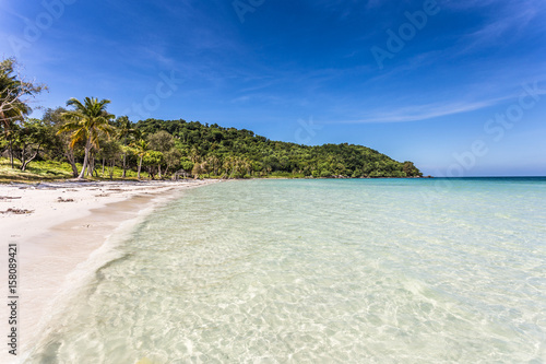 Tableau sur toile White sand beach in Phu Quoc island in Vietnam