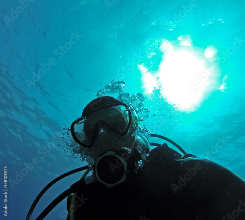 Wallpaper Mural man diver Torontodigital.ca