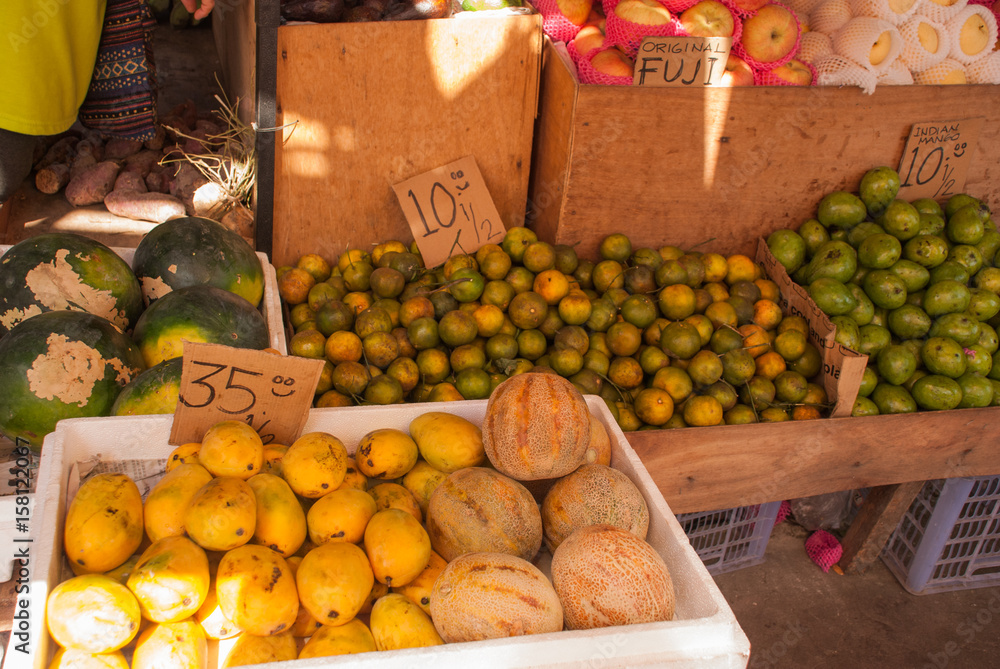 Sells fruit. Манго дыня фрукт. Манго дыня. Цитрусовые рынок. Дынный апельсин фрукт в Анапе.