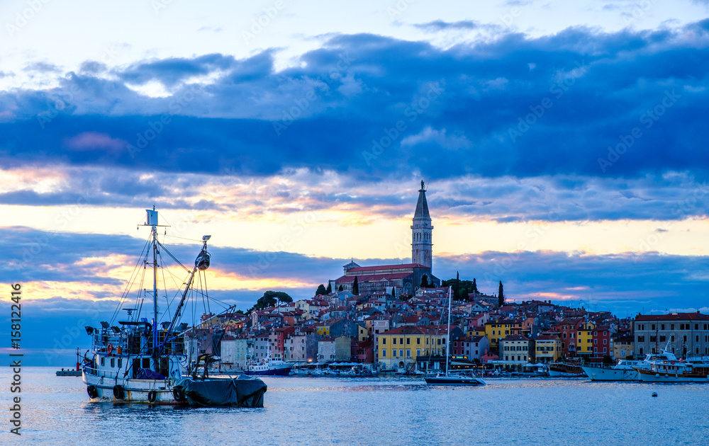 Naklejka premium old town rovinj - croatia