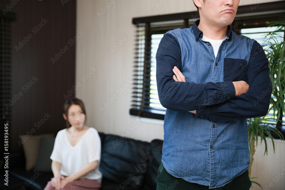 怒る男性
怒る男性