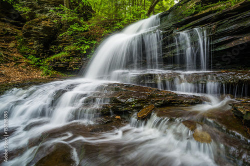 Fototapeta Naklejka Na Ścianę i Meble -  Onondaga Falls, at Ricketts Glen State Park, Pennsylvania.