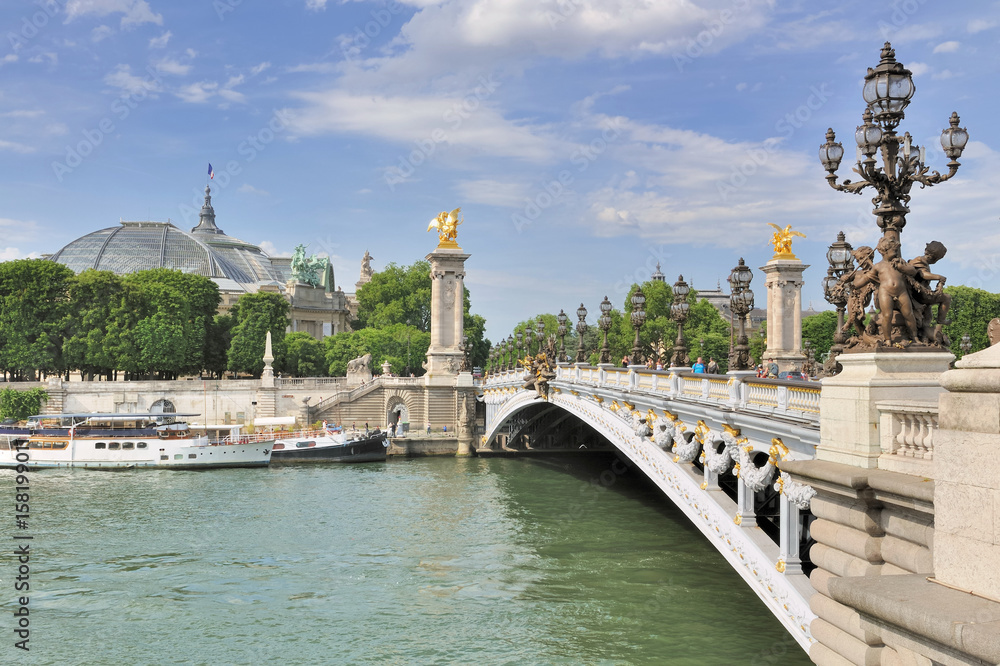 pont Alexandre III traversant la Seine à Paris