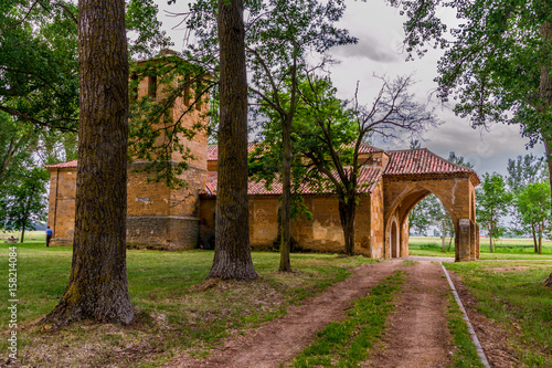 Ermita al atardecer