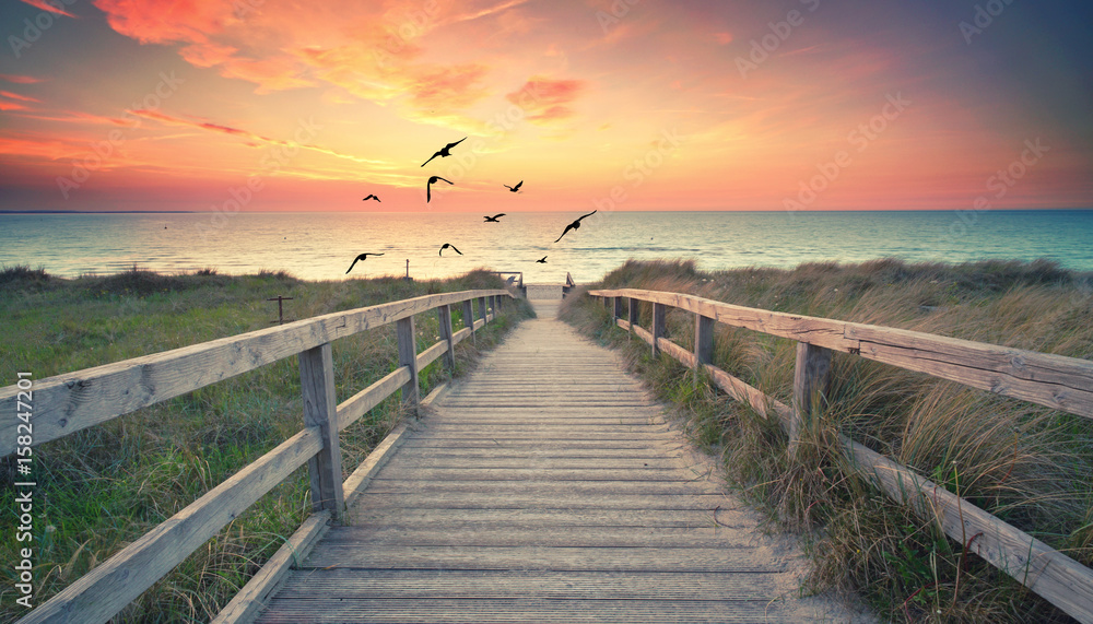 Blick zum Strand am Meer, Sonnenuntergang Blick zum Strand am Meer, Sonnenuntergang