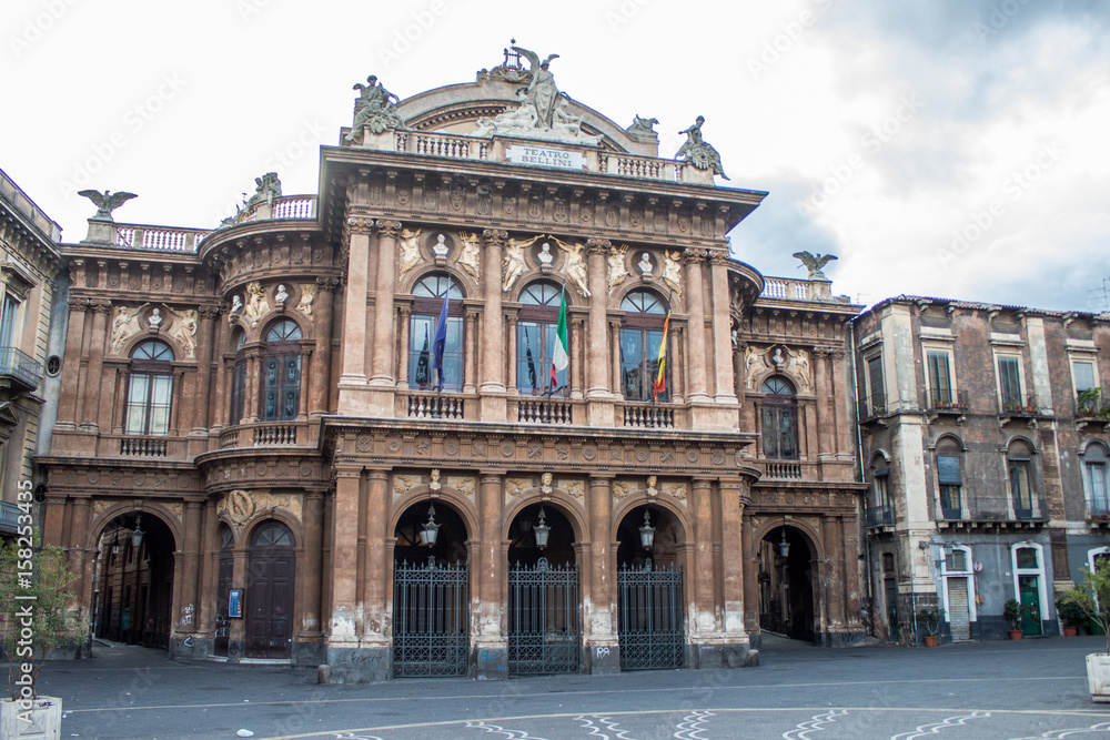 Catania, piazza Teatro Massimo