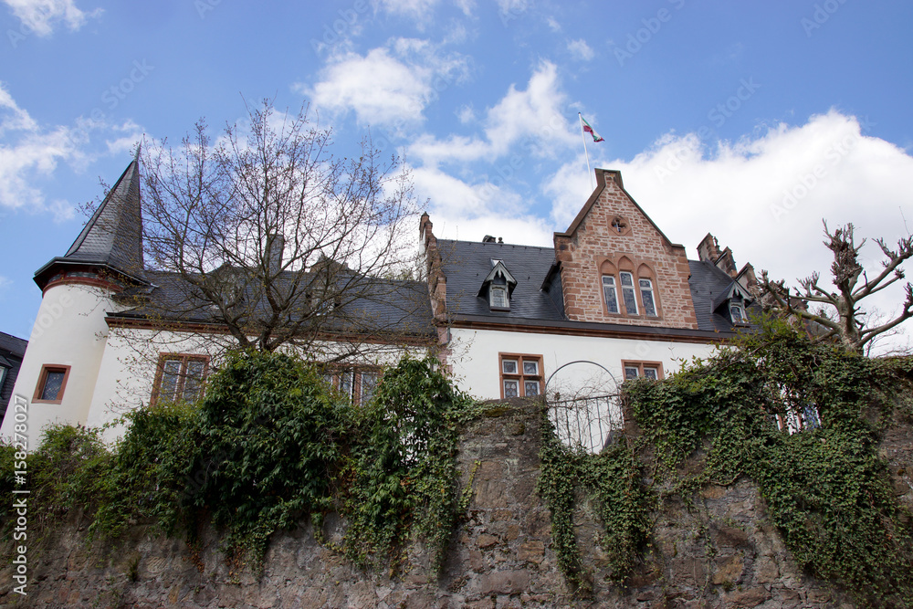 Die Wolfsburg an der Landgraf-Phillipp-Straße in Marburg, Hessen Die Wolfsburg an der Landgraf-Phillipp-Straße in Marburg, Hessen