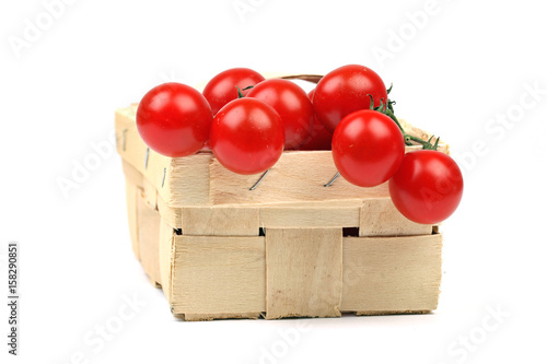 Tomaten im Korb photo