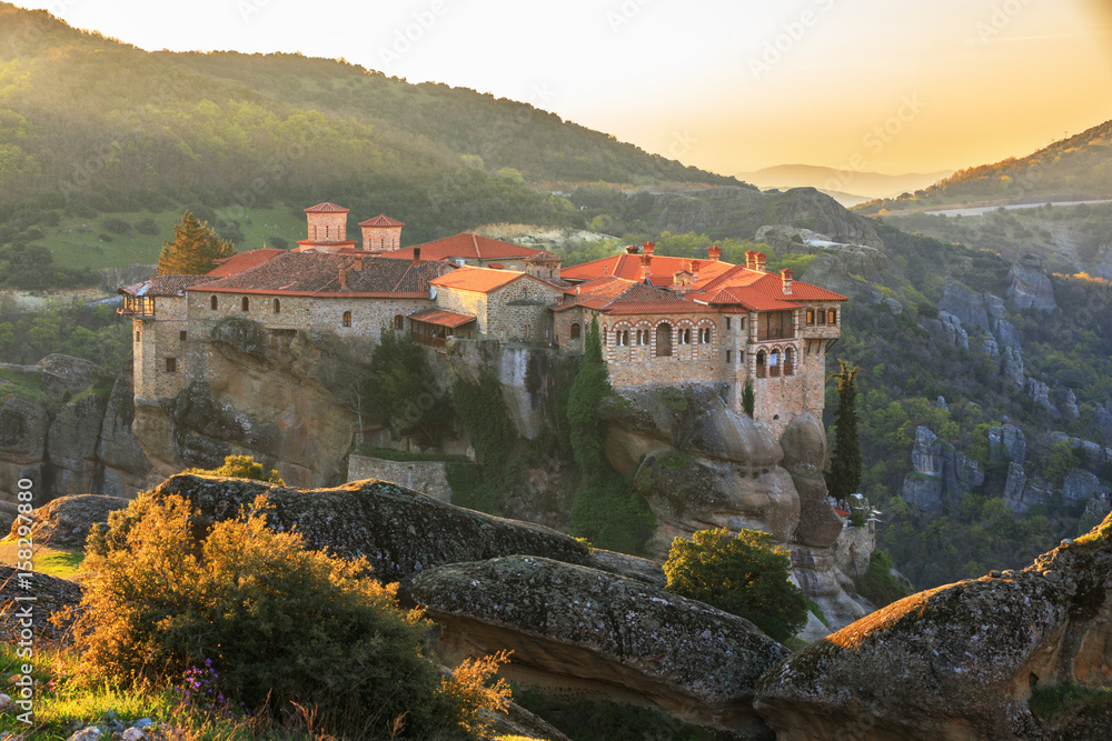 The gigantic rocks of Meteora are perched above the town of Kalambaka. The most interesting summits are decorated with historical monasteries, included in the World Heritage List of Unesco.

