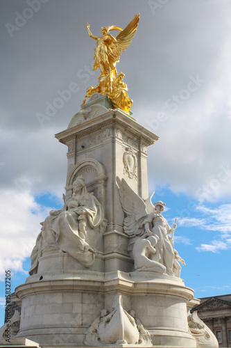 the monument of Queen Victoria