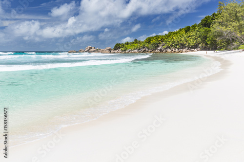 Fototapeta Naklejka Na Ścianę i Meble -  White Beach And Emerald Water, Seychelles