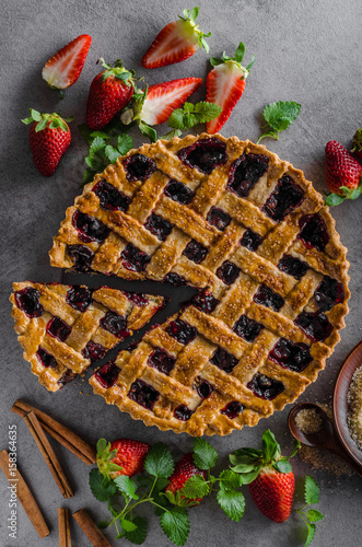 Rustic tart with berries