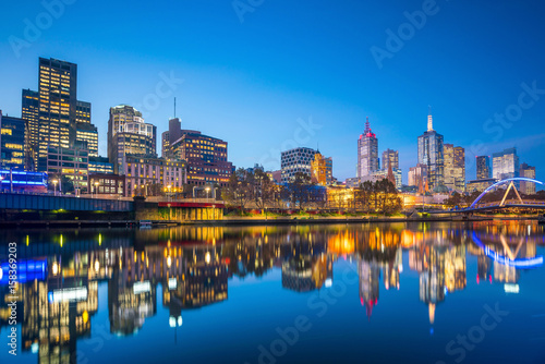 Fototapeta Naklejka Na Ścianę i Meble -  Melbourne city skyline at twilight