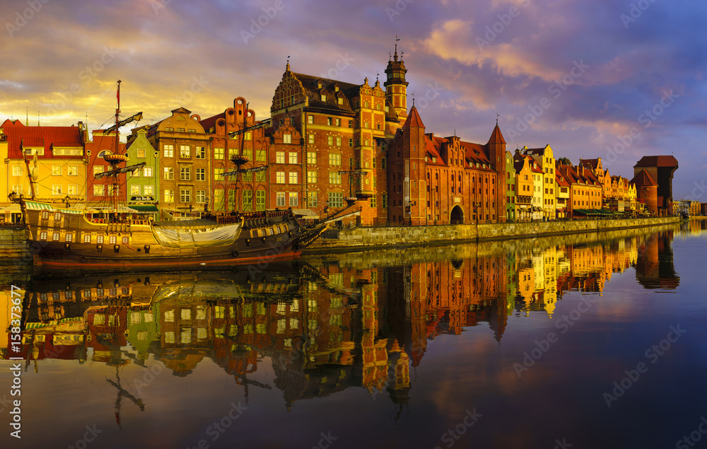 Fototapeta premium colorful gothic facades of the old town in Gdansk, Poland, on sunset