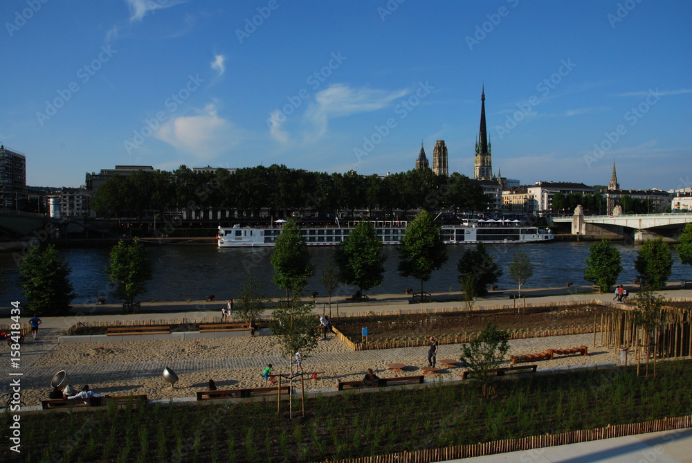 Quais rive gauche, Rouen, Normandie