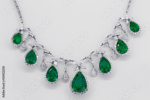 Tela Necklace in emeralds and with diamonds