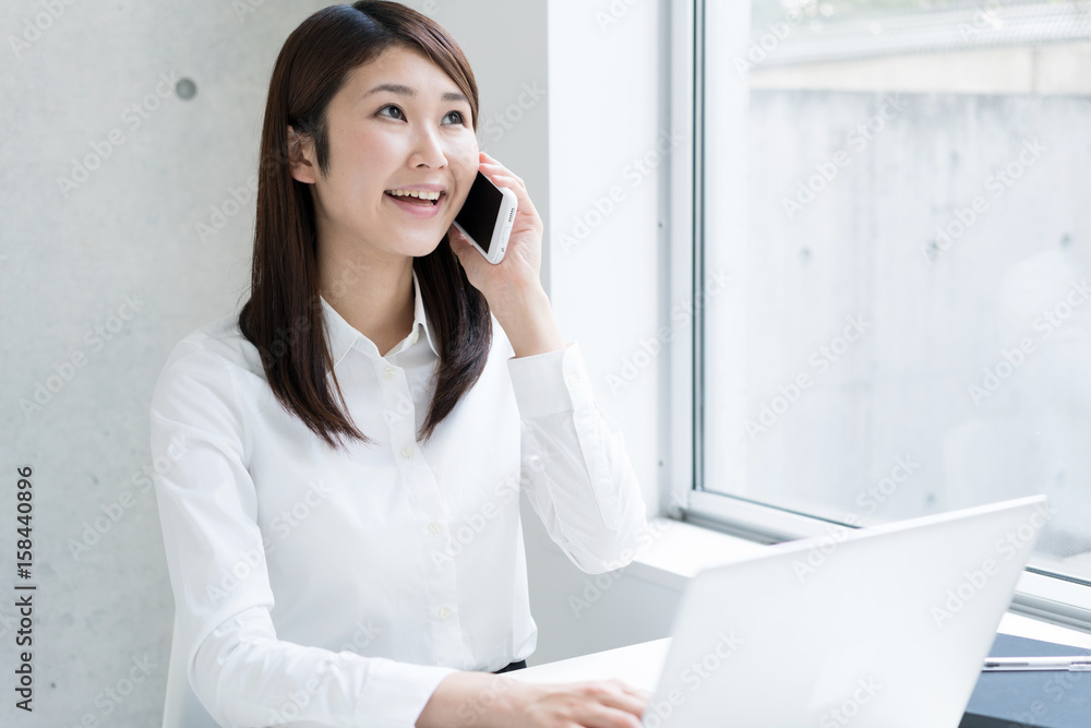 働く女性 働く女性