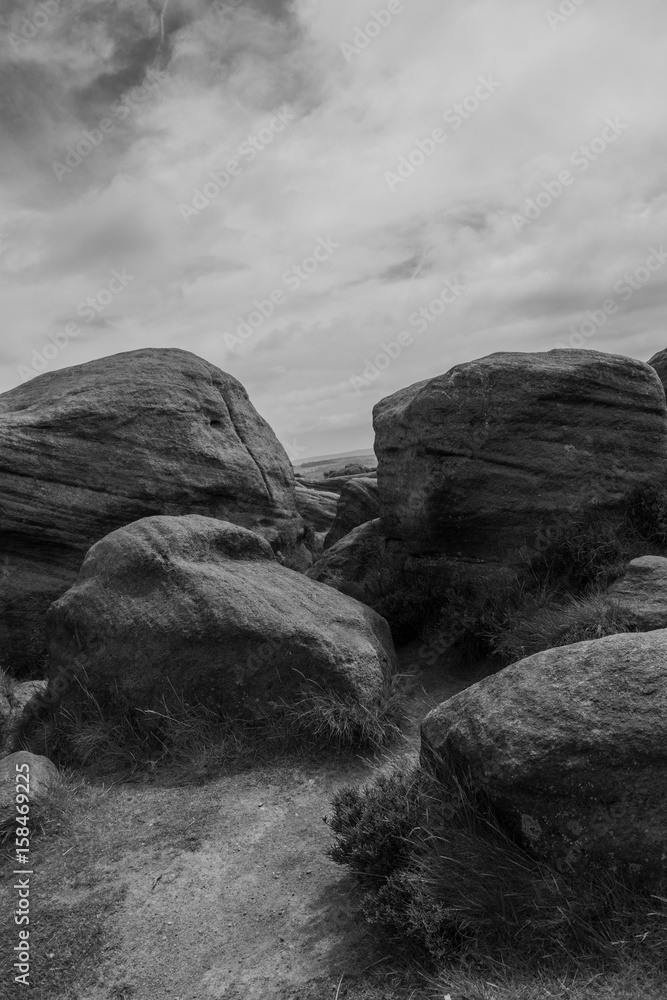 GŁAZY, CZARNO BIAŁE, PEAK DISTRICT, UK