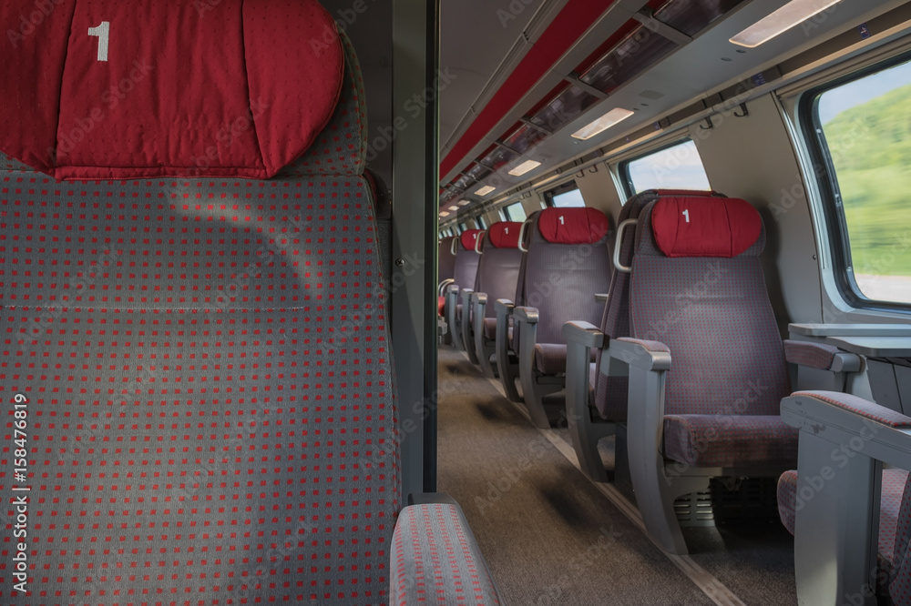 Naklejka premium Reisen in der 1. Klasse