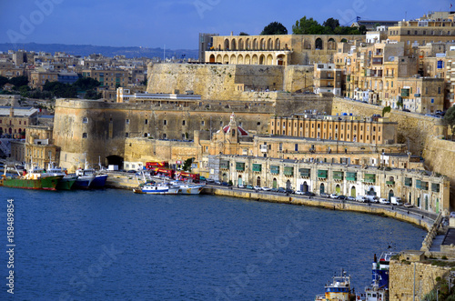 Fototapeta Naklejka Na Ścianę i Meble -  Sea view at the downtown fortress and the port Valletta,Malta