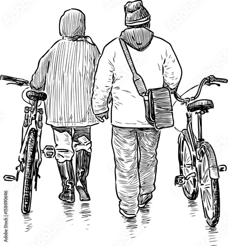 the city dwellers stroll with the bicycles