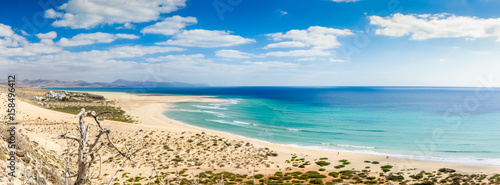 Fototapeta Naklejka Na Ścianę i Meble -  Kite - Surferparadies, Playa De Sotavento auf Fuerteventura / Spanien