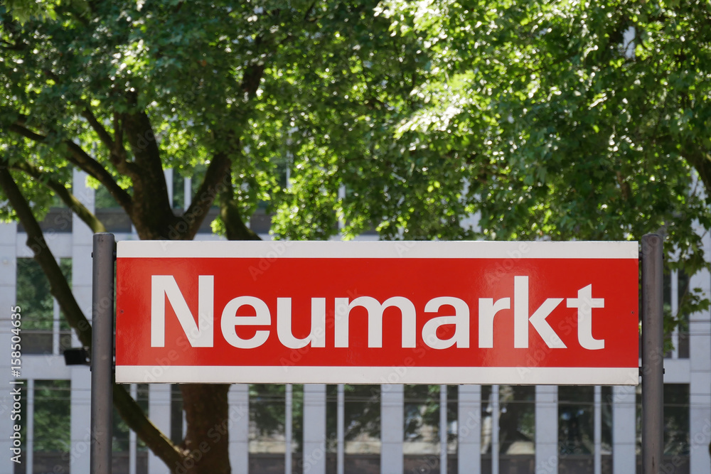 Fototapeta premium Haltestelle Neumarkt