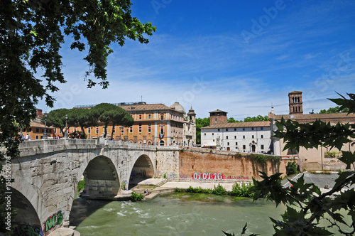 Roma, l'isola Tiberina da Trastevere