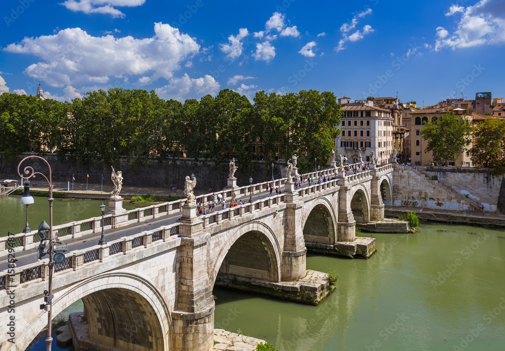 Bridge to Castle de Sant Angelo in Rome Italy