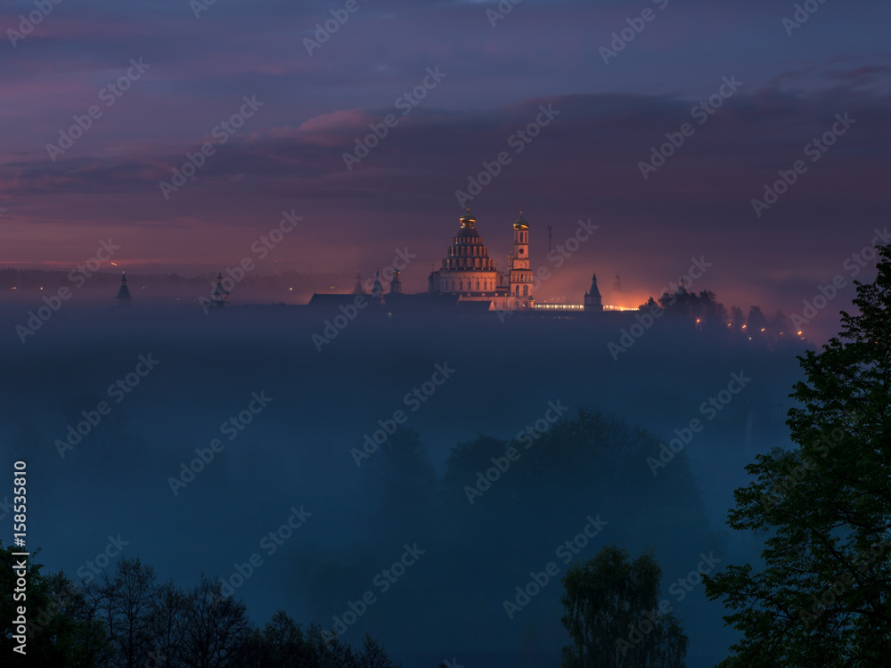 Φωτογραφία Voskresenskiy New Jerusalem monastery in city the Istra in the early morning
