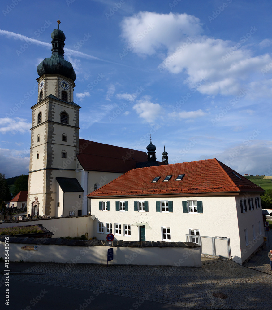 Obraz premium Pfarrkirche und Wallfahtskirchen Mariä Geburt