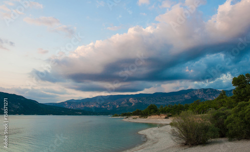Wolkenformation am Lac de Saint Croix, Provence, Südfrankreich